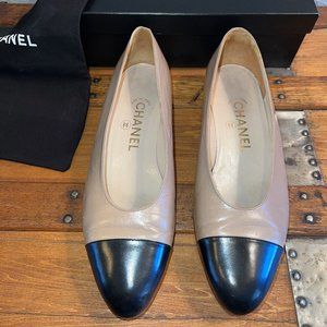 CHANEL vtg Tan Leather Flats Black Cap Toes Box Dustbag COUPE' MONTE' FINI MAIN